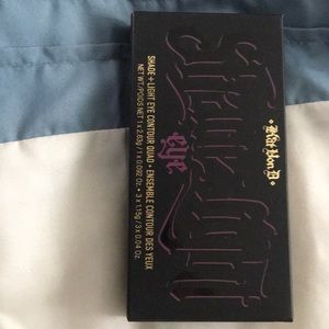 Kat Von D shade + light pallet Plum